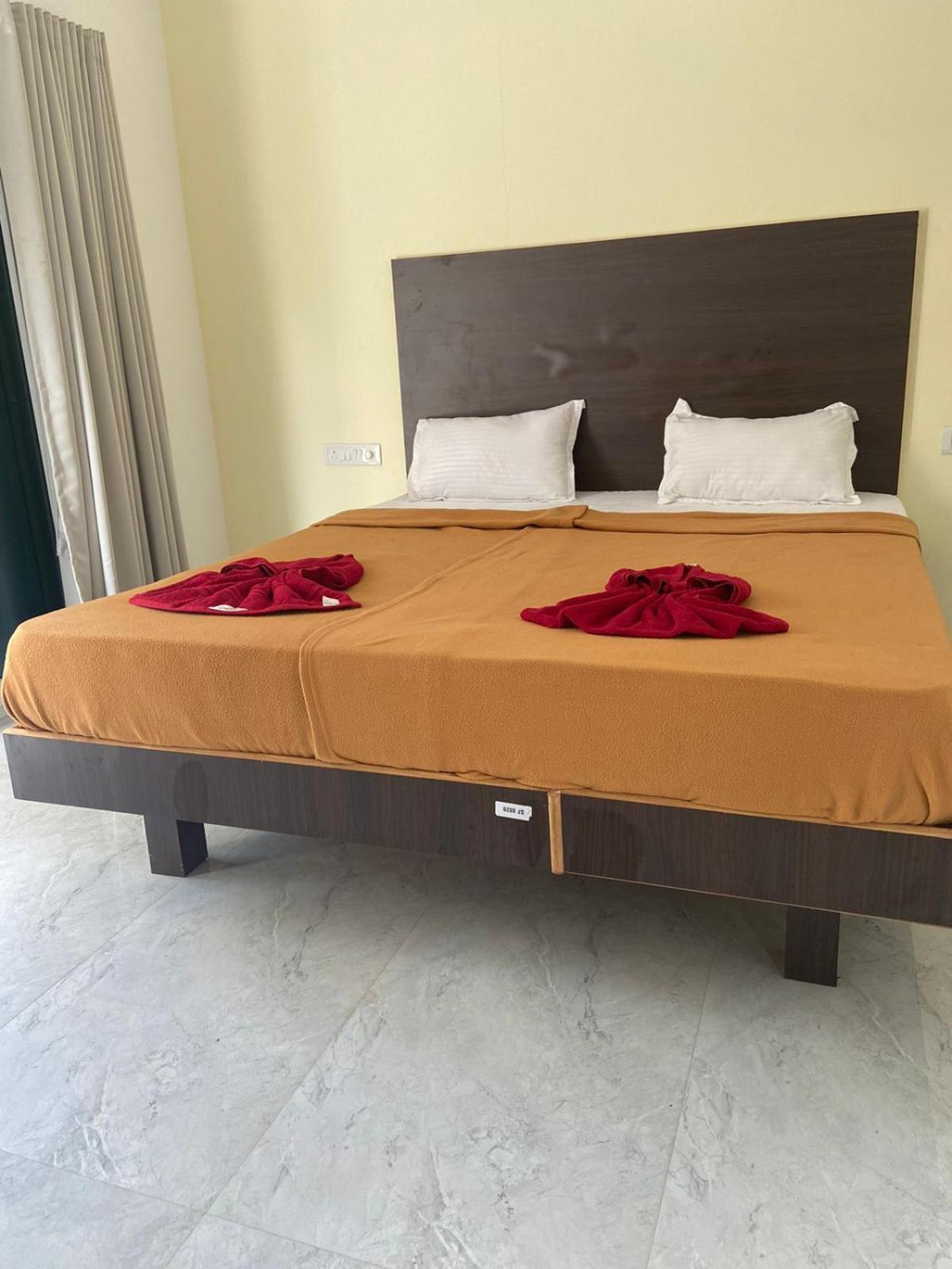 Ocean'S Edge By Vincen Hotel Calangute Ngoại thất bức ảnh